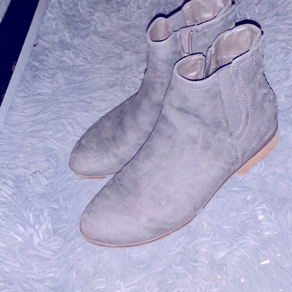 LIMELIGHT  ANKLE BOOTS  WITH LITTLE HEEL